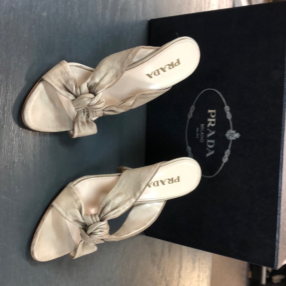 Prada Nappa Delave talco heel